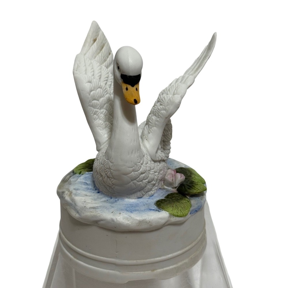 Vintage Porcelain Swan‎ Music Box Rotating Figurine White Bird Lily Pad Matte